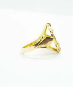 Alternative view of BAGUE PIÈCE EN OR 18 CARATS MODÈLE 20