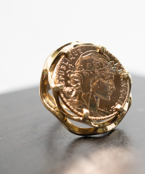 Bague pièce fleur en or 18 carats – 20 francs Napoléon ou Marianne – vue 2